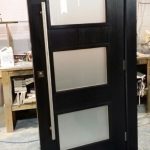 Woodgrain Fiberglass Modern Door with 3 Door Lites and Stainless Steel Handle and Multi Point Locks During Manufacturing